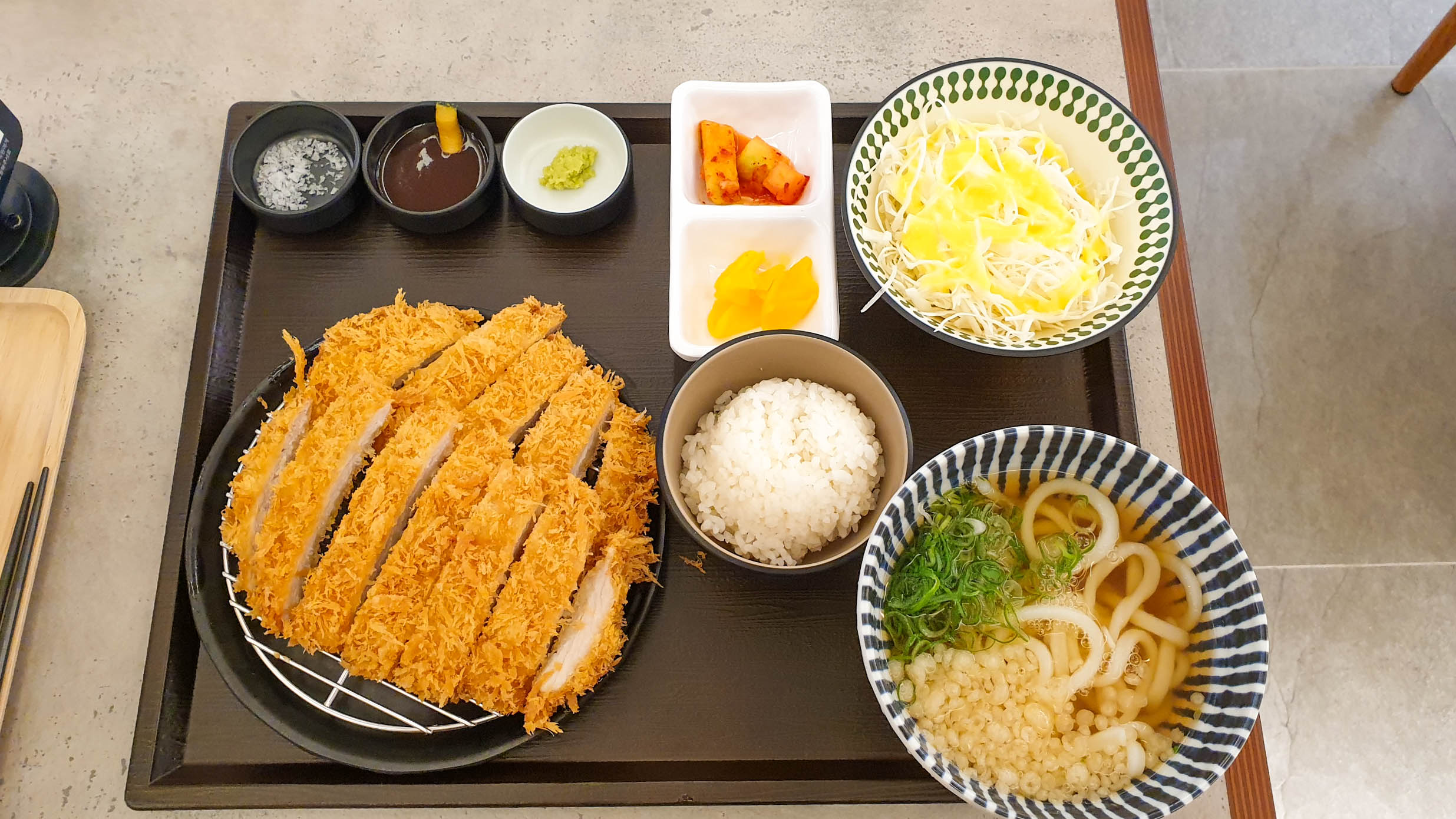 카츠야더프리미엄 사진 2