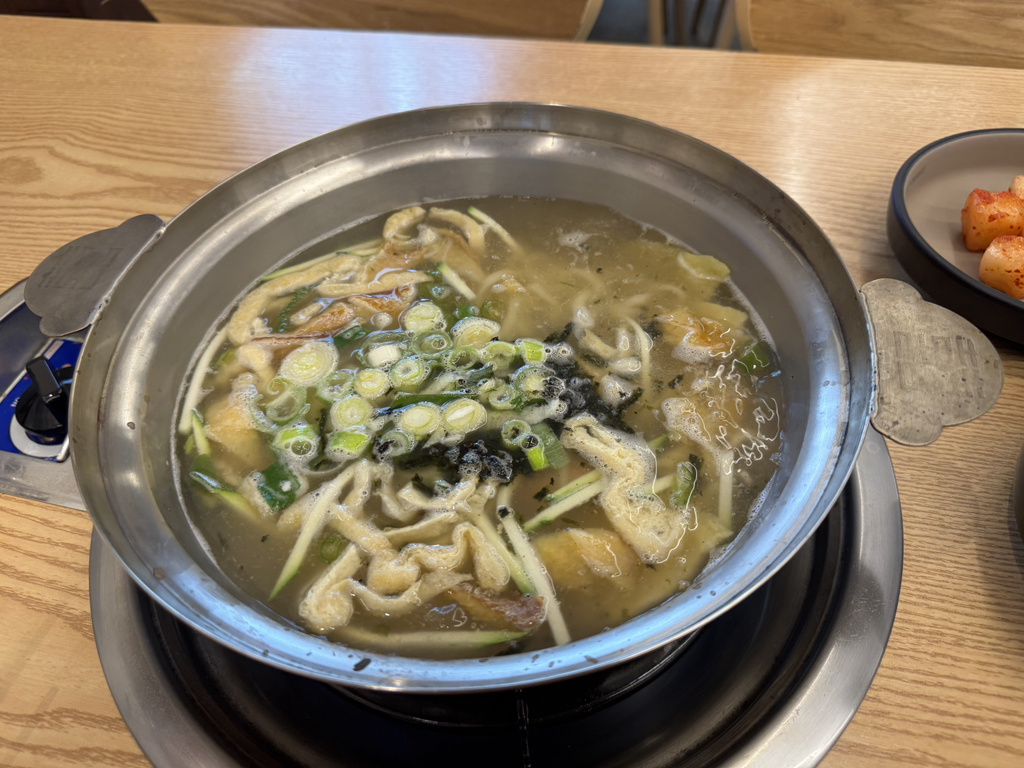 팔당원조칼제비 강릉남항진점 사진 2