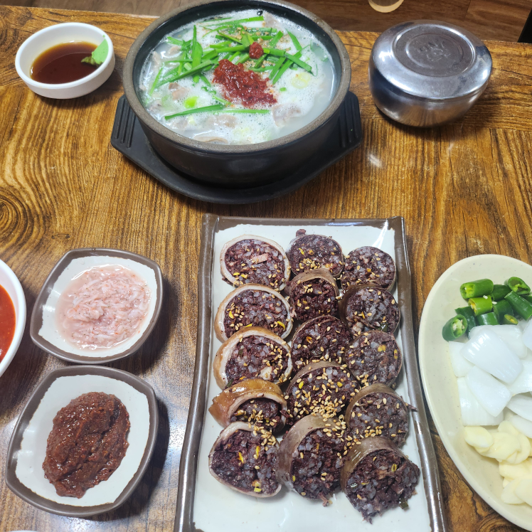 전주돼지순대국밥 사진 2