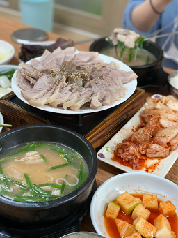 돌고래돼지국밥 사진 5