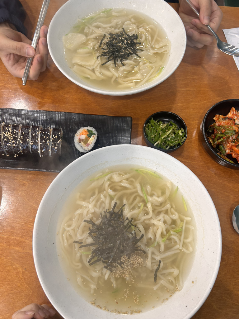 모락모락칼국수&김밥 대표 사진