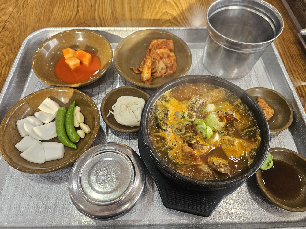 밀양돼지국밥뼈다귀해장국 사진 2