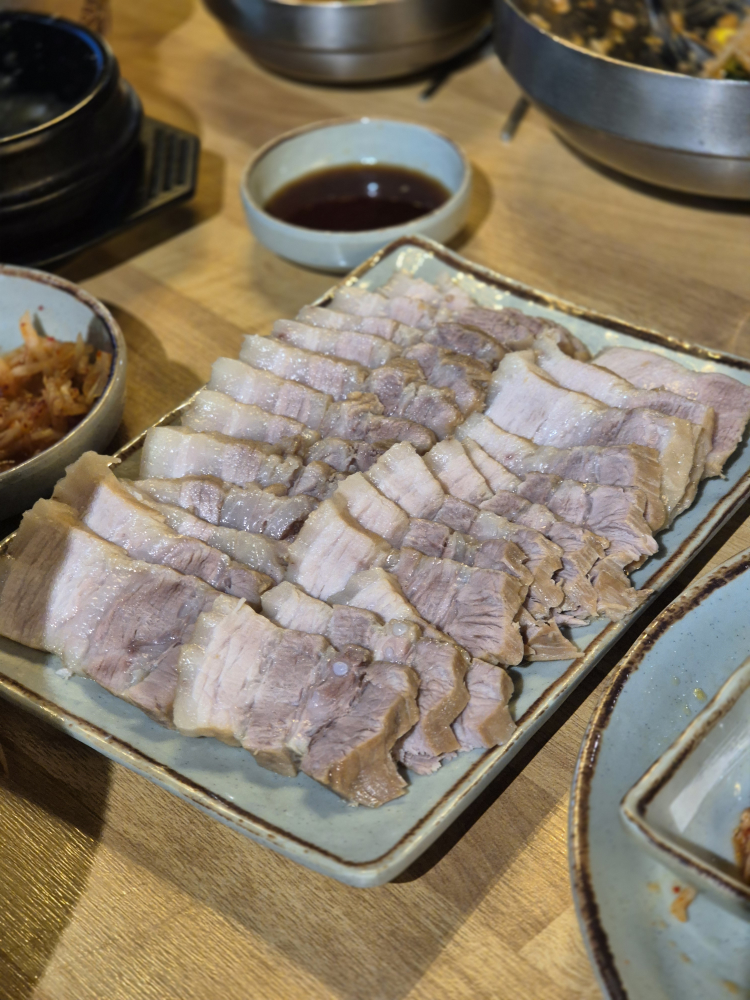 칠곡보리밥칼국수 명지국제점 사진 2