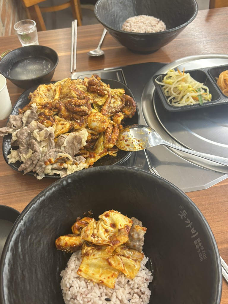 돗가비불쭈꾸미&들깨수제비 수원광교점 사진 2