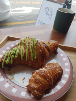 크루아상앤드 사진 2