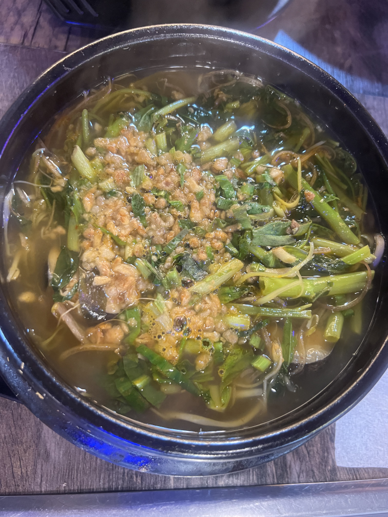Alo Quan 대표 사진