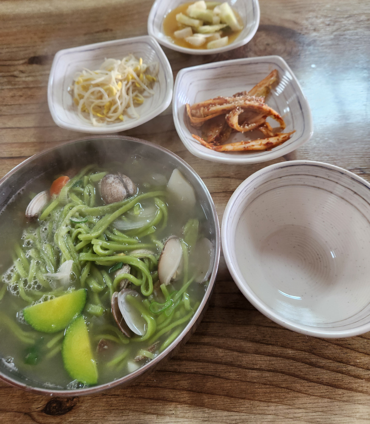 초록밀칼국수 대표 사진