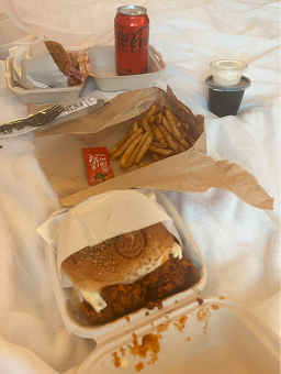 치킨버거클럽 광안점 사진 7