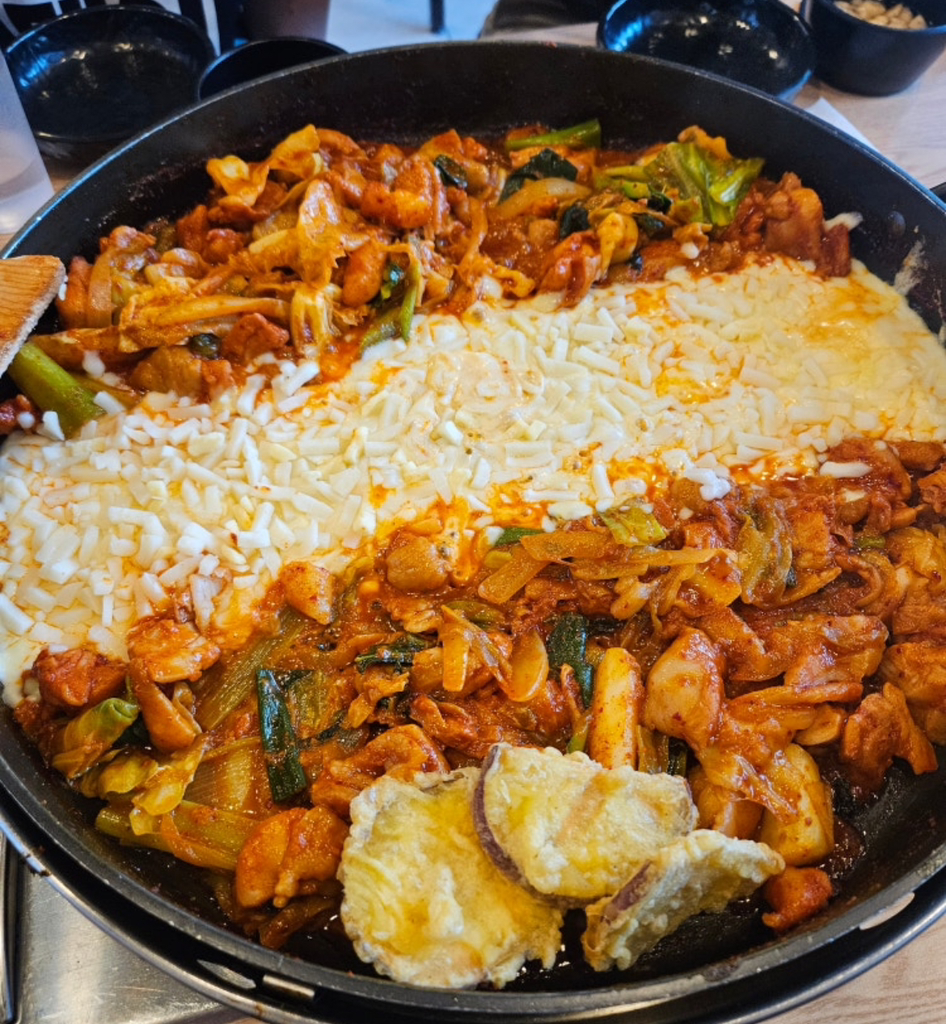 홍춘천치즈닭갈비 W스퀘어점 대표 사진