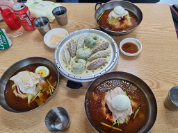 사철밀면 대표 사진