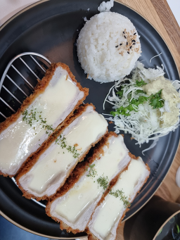 돈사쿠 대표 사진