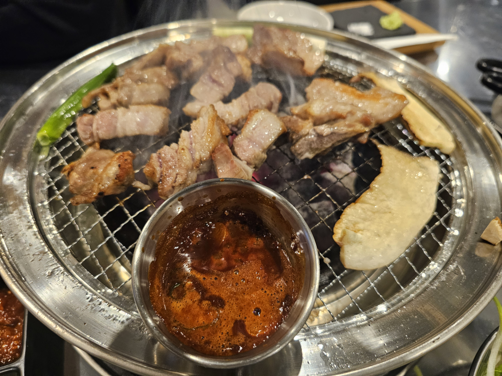 반지하 서울대입구역점 대표 사진