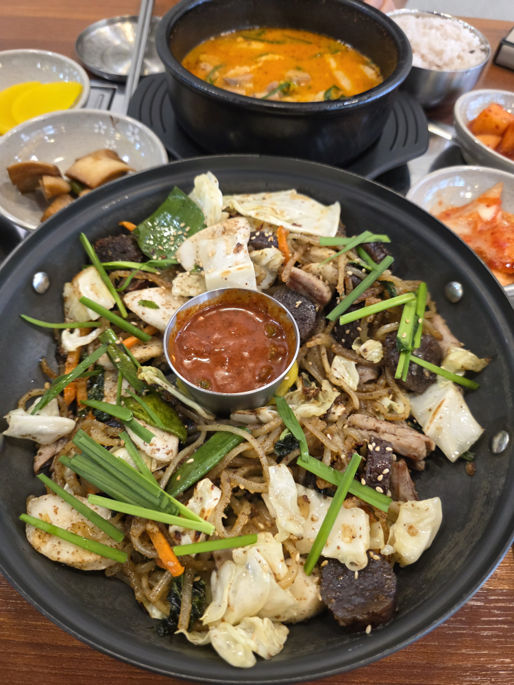칠구네신림동백순대&순대국 안산중앙역점 대표 사진