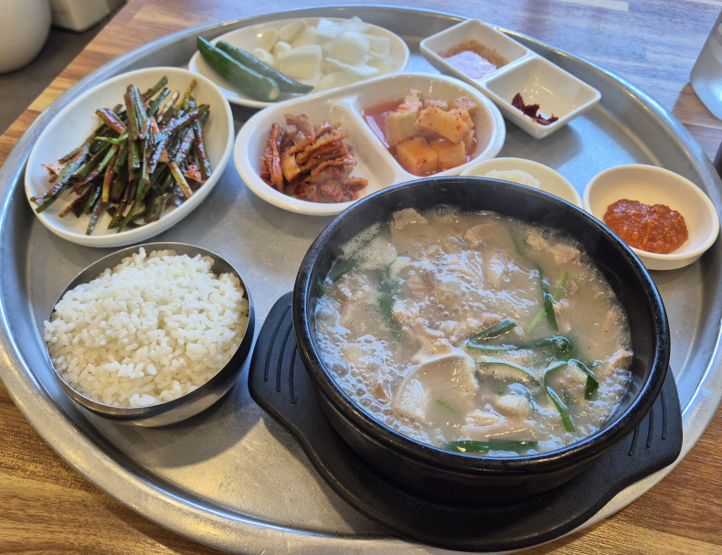 장수돼지국밥 사진 4