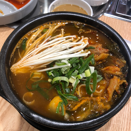 맛나감자탕 구서점