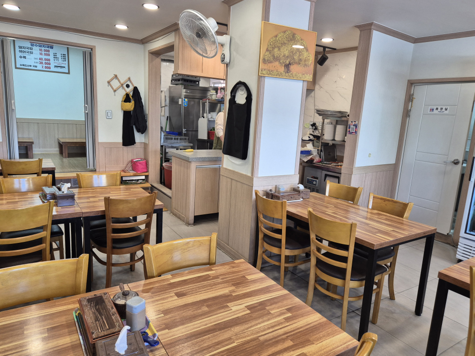 장수돼지국밥 사진 3