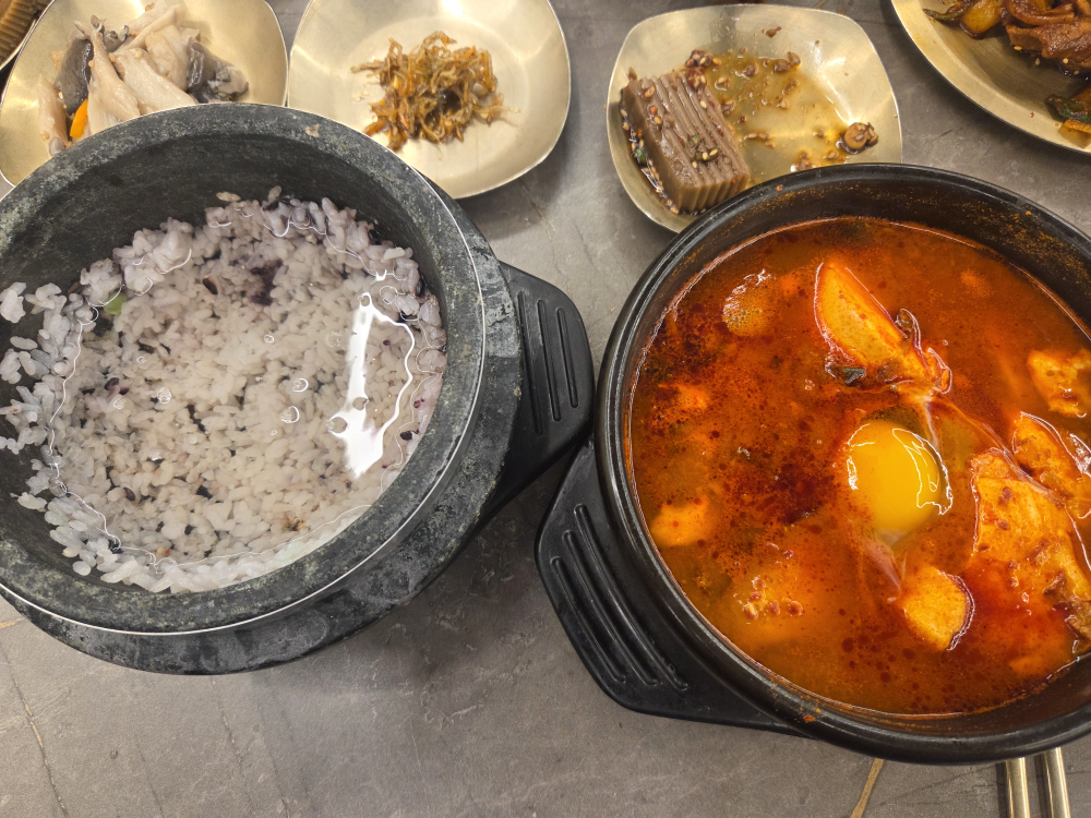 완뚝순두부 부산본점 대표 사진