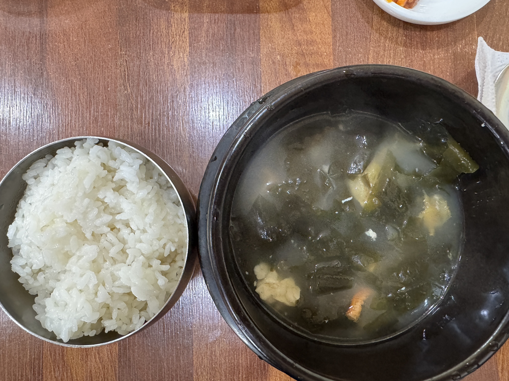 행복한밥상 하단본점 사진 4