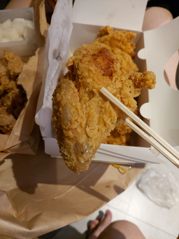 썬더치킨 부산신호1호점 사진 4