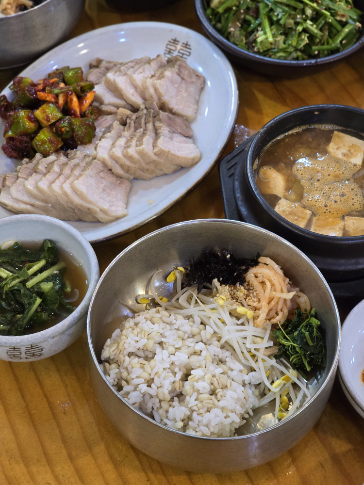 비학산보리밥생칼국수 사진 2