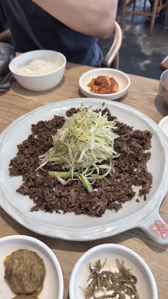먹고식당 대표 사진