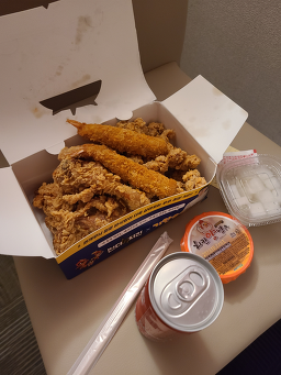 썬더치킨 메리놀병원점 대표 사진