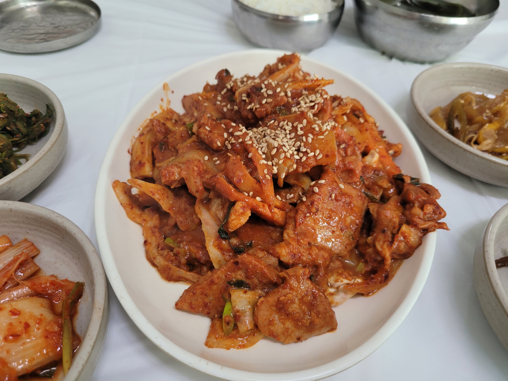 느낌표백반집 대표 사진