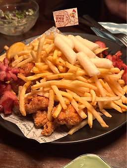 아웃닭 부산대점 사진 2