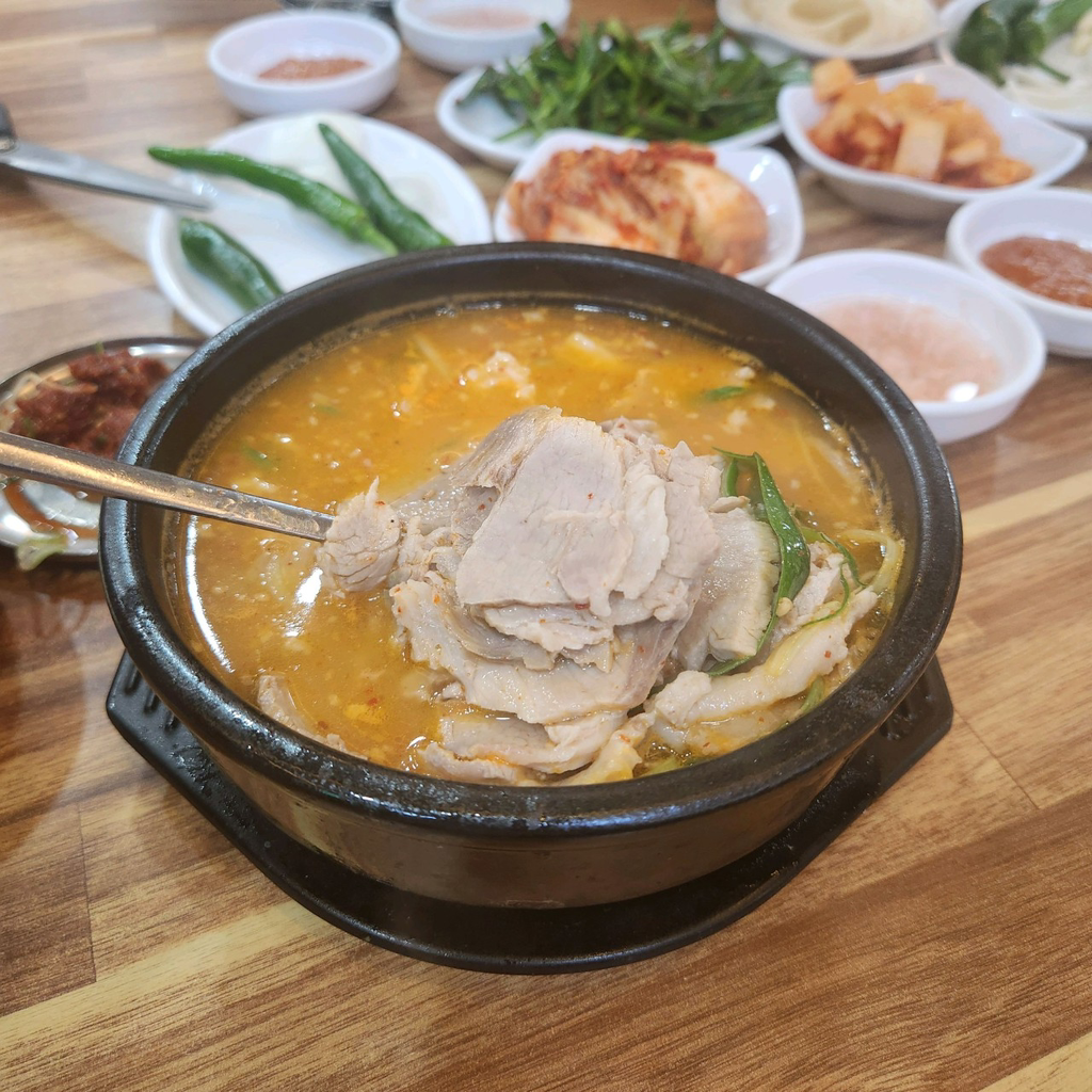수복돼지국밥 명장동본점 사진 2