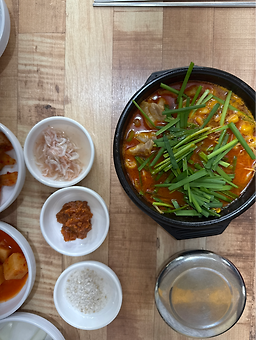 홍돼지국밥 본점 사진 4