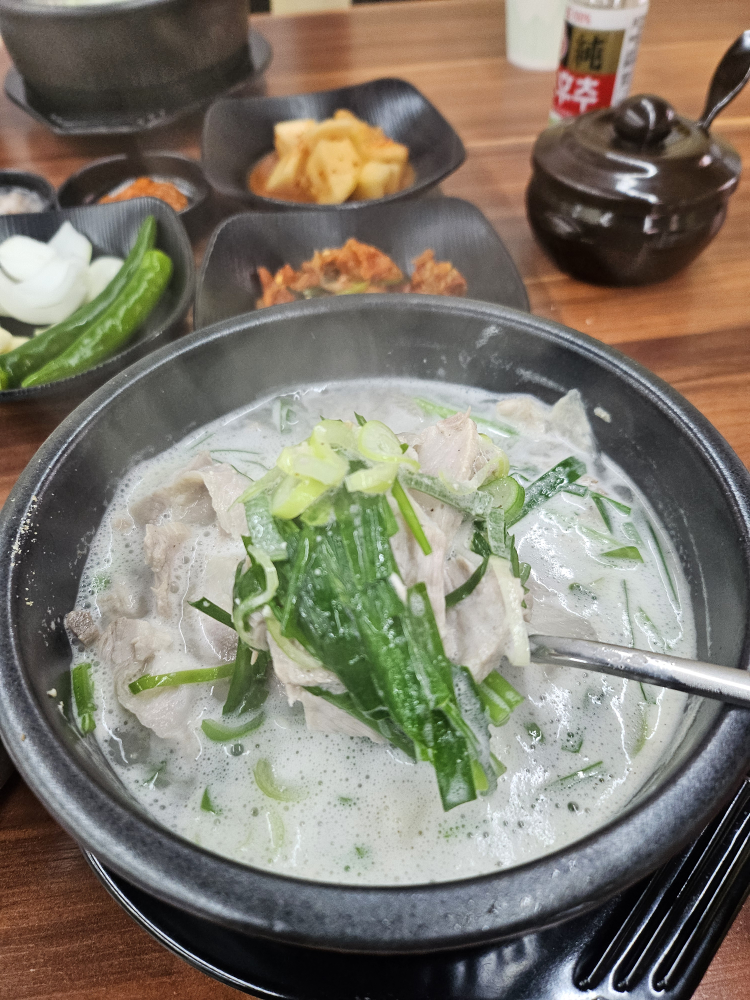 장손돼지국밥 사진 5
