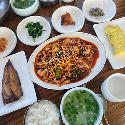 앞들식당 사진 5