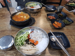 본동횟집 대표 사진