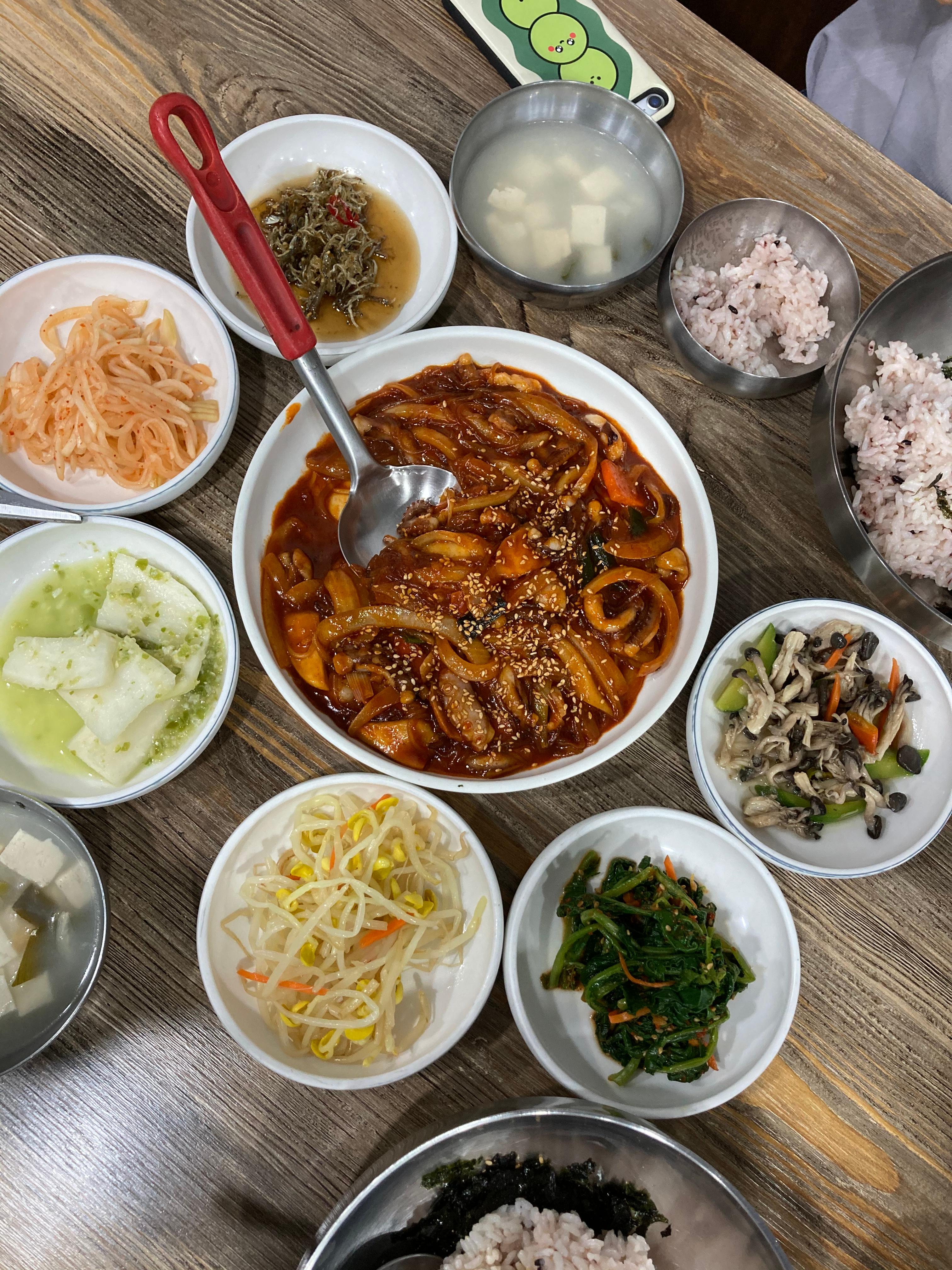 돌고래식당 대표 사진