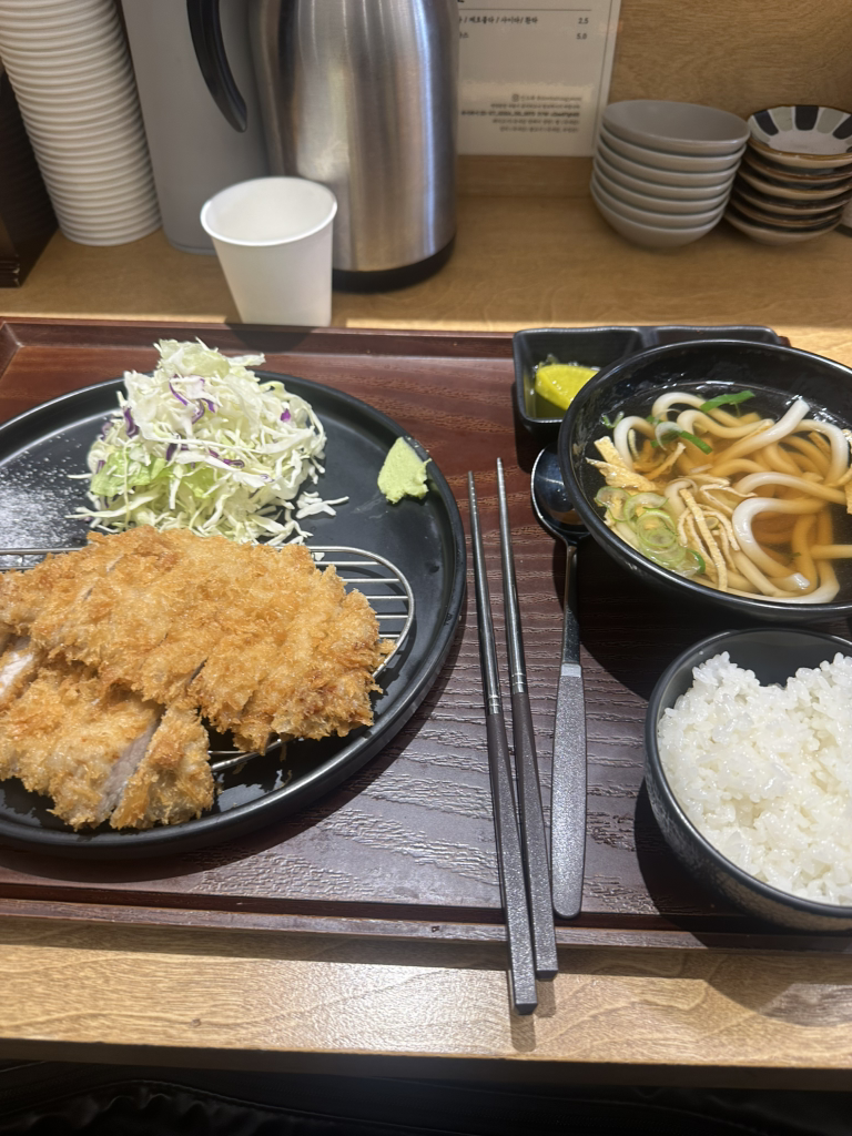 돈까스겸 사진 2