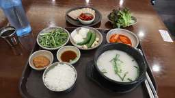 더도이종가집돼지국밥 부산역점 사진 5