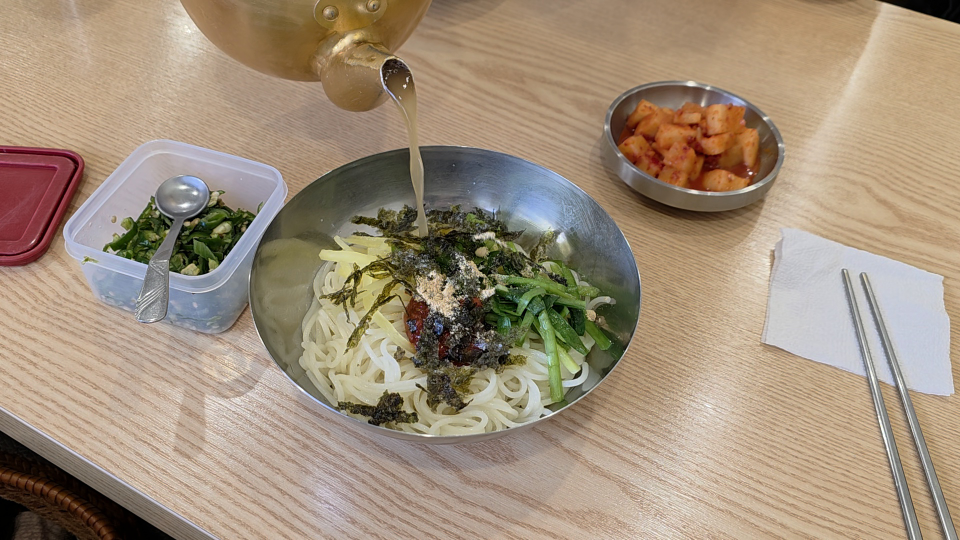 남산동구포촌국수 부산역점 사진 2