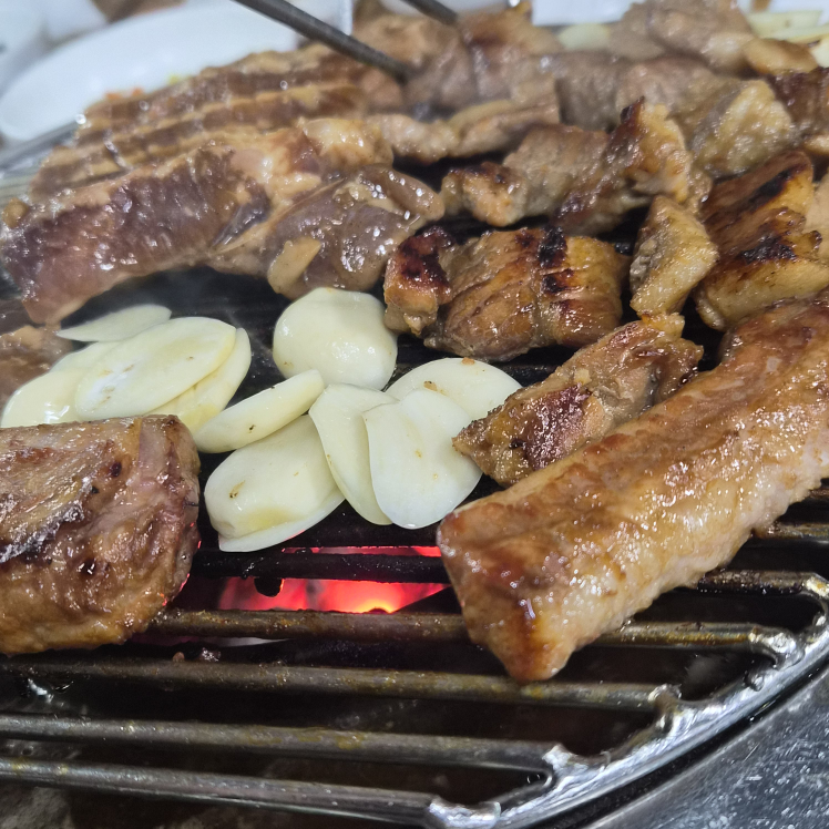 밀양숯불돼지갈비 대표 사진