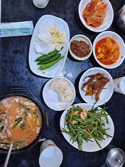 장터돼지국밥 사진 2