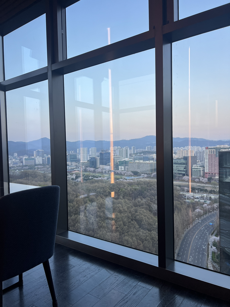 더블트리바이힐튼 서울 판교 루프탑 레스토랑 &바