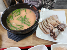 육뚝배기국밥막국수 만덕본점 사진 5