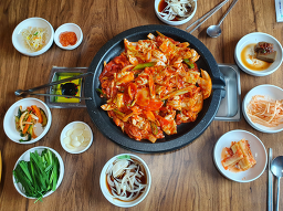 강변마당 대표 사진