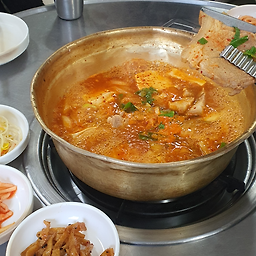 양푼생고기김치찌개 대표 사진