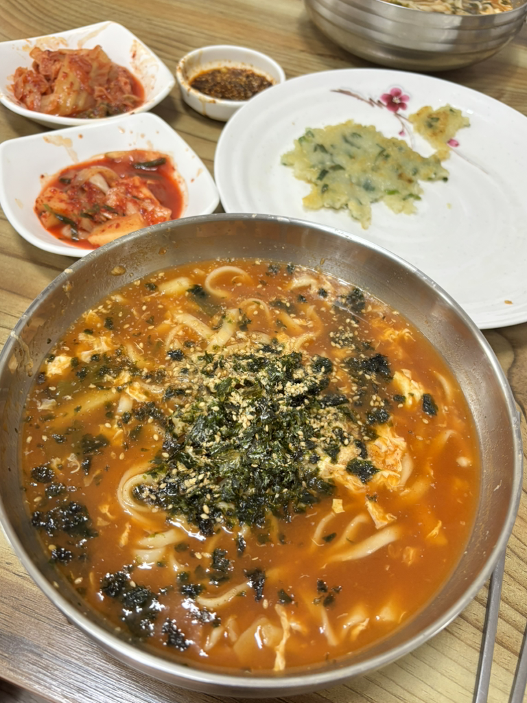 쌍둥이네칼국수 사진 2