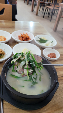 24시가마솥돼지국밥 대표 사진