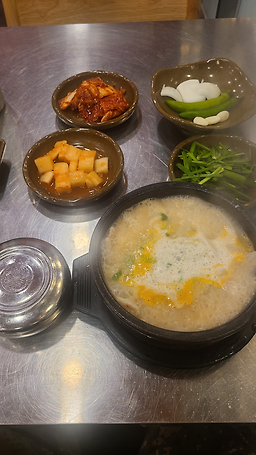 수변최고돼지국밥 센텀벡스코점 사진 7