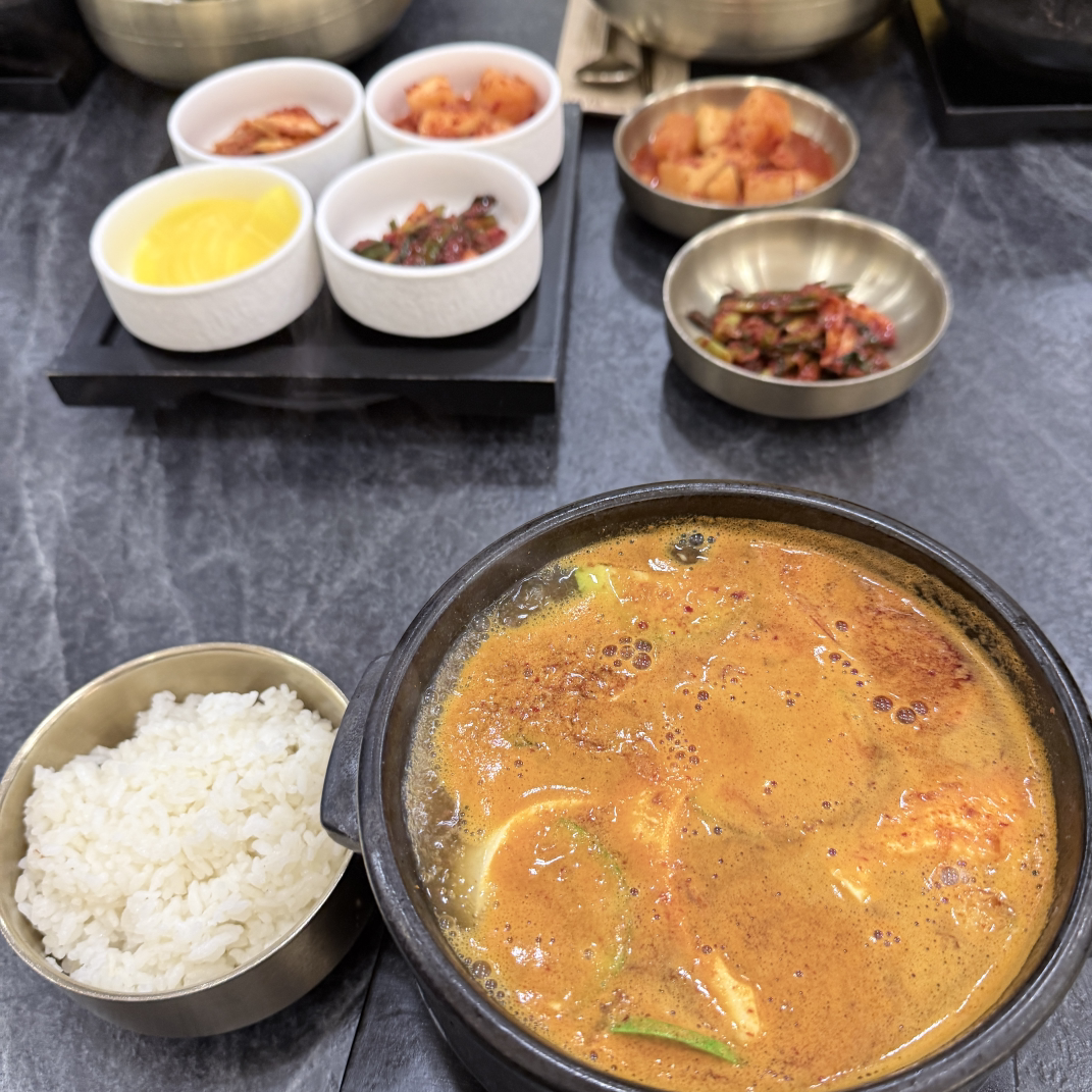 듬뿍돼지국밥 대표 사진