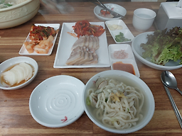 총각네칼국수보쌈 고성1호점 사진 2