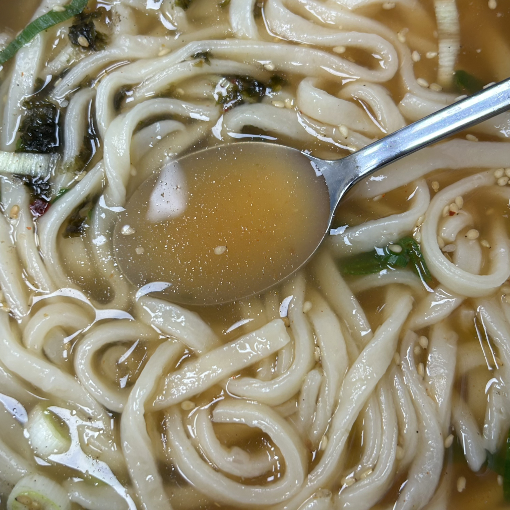 비빔밥 멸치국수 대표 사진
