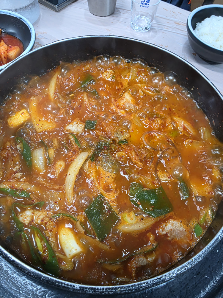 첨단돌솥감자탕 거제장평점 대표 사진